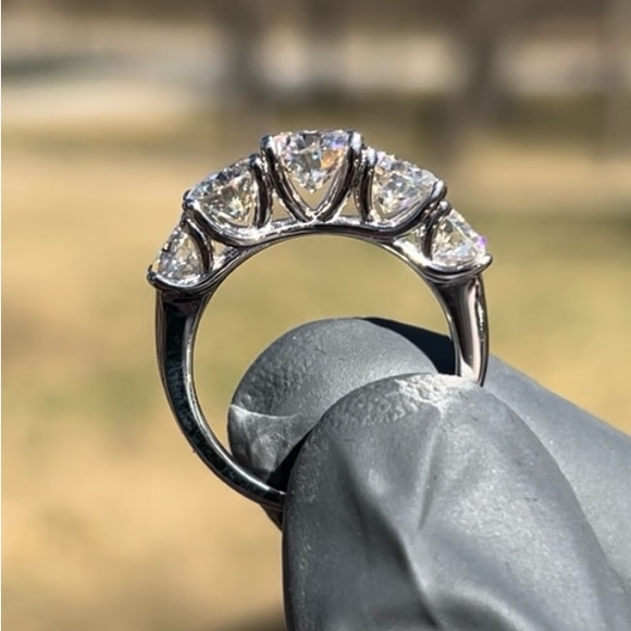 3.6CT 5 STONE MOISSANITE DIAMOND WEDDING / ENGAGEMENT RING - Picture 5 of 12